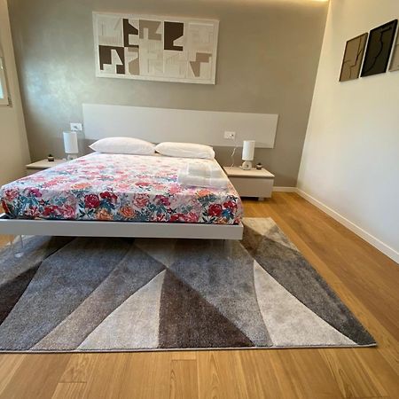 Hz+ Costantini Apartment Pordenone Bagian luar foto