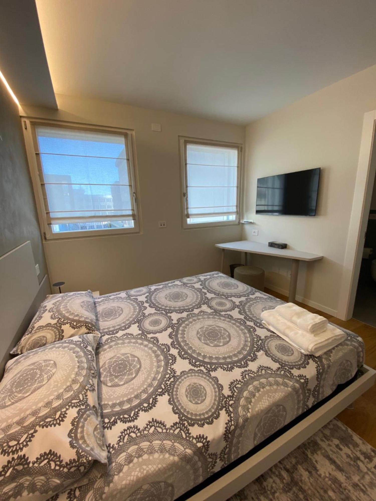 Hz+ Costantini Apartment Pordenone Bagian luar foto