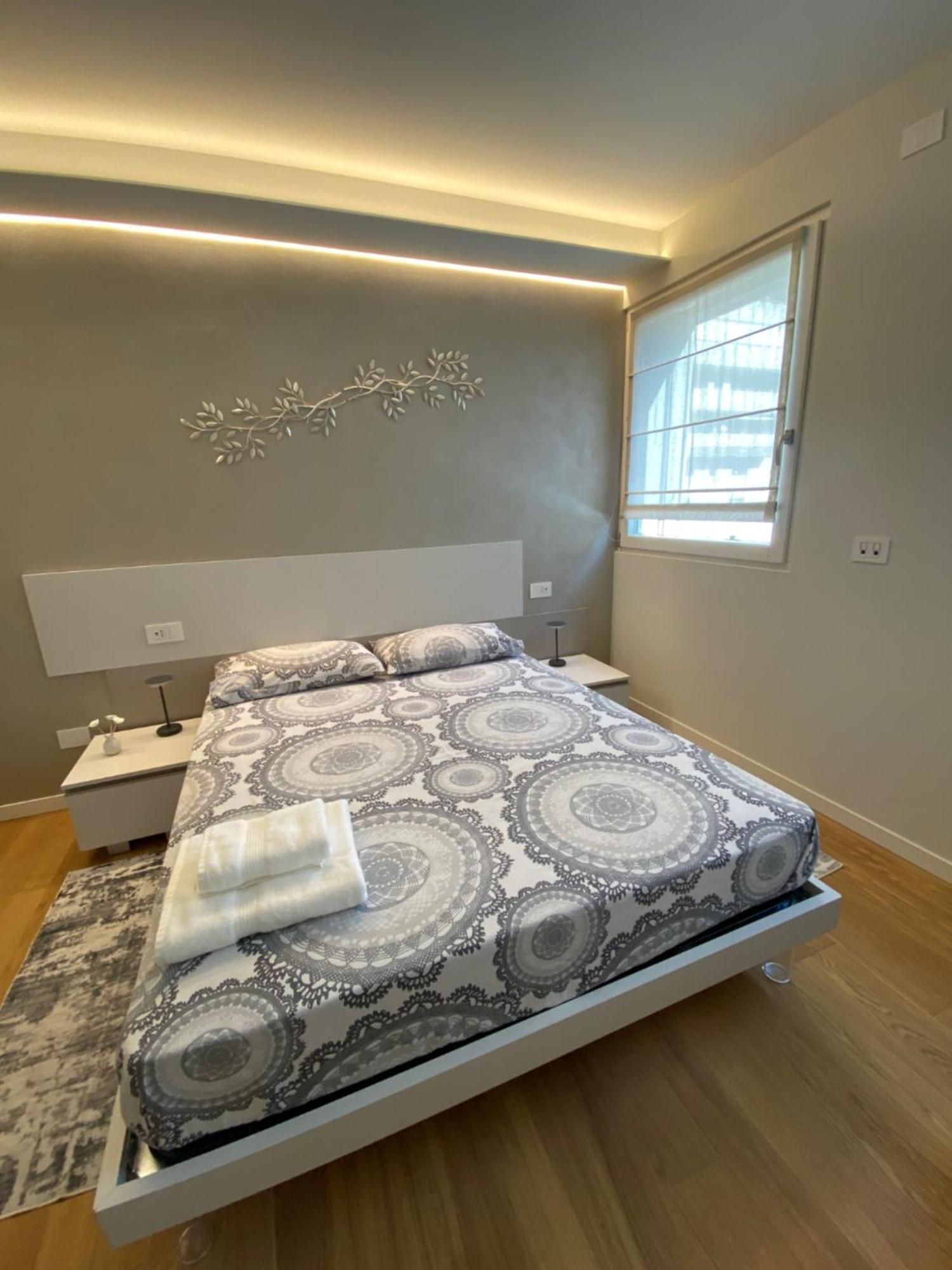 Hz+ Costantini Apartment Pordenone Bagian luar foto