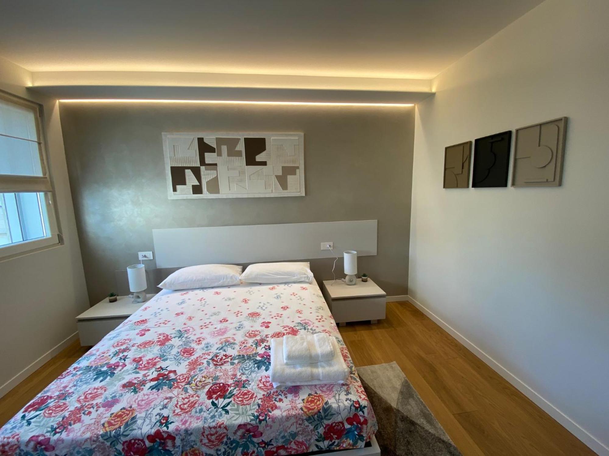 Hz+ Costantini Apartment Pordenone Bagian luar foto