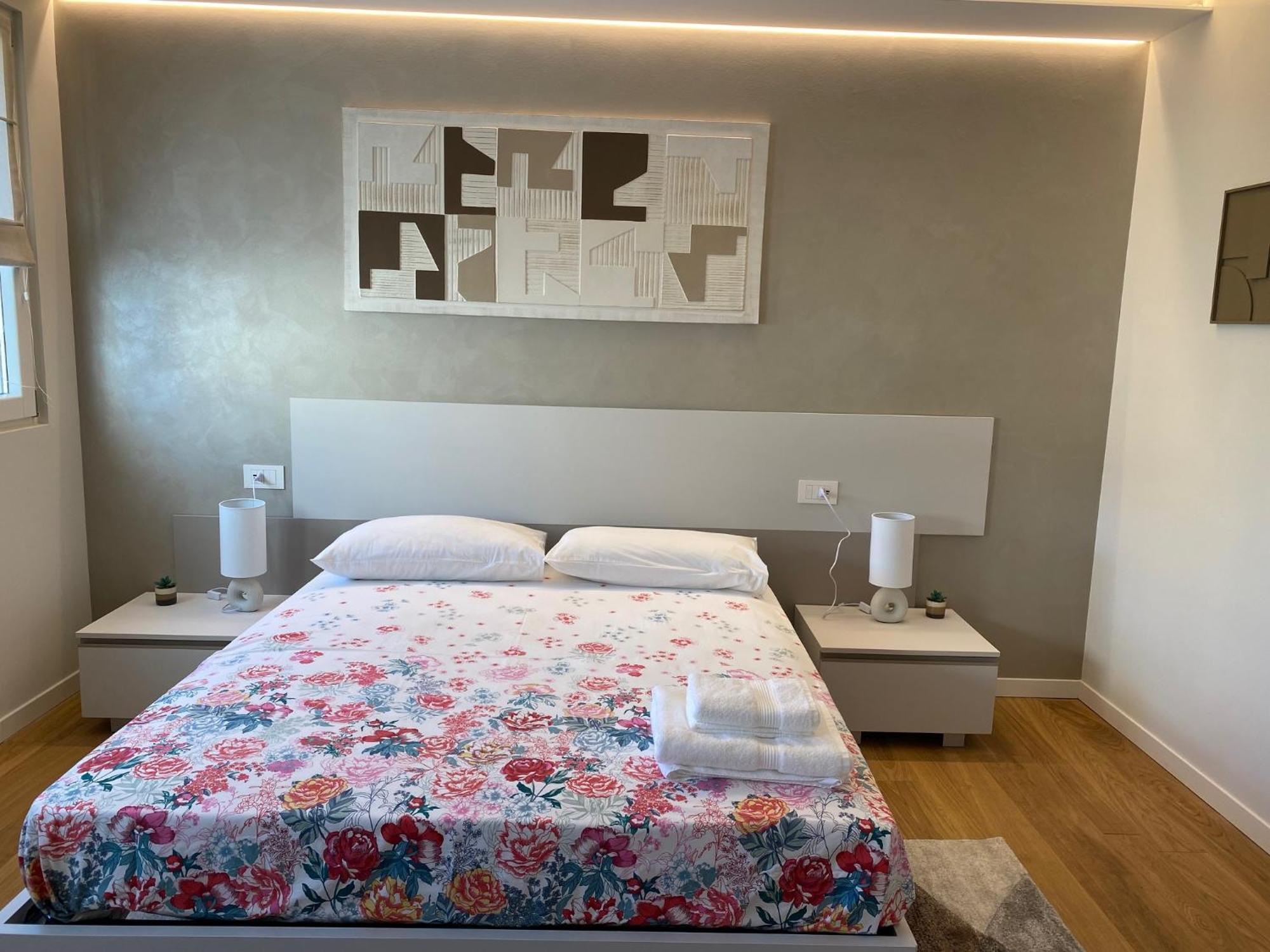 Hz+ Costantini Apartment Pordenone Bagian luar foto