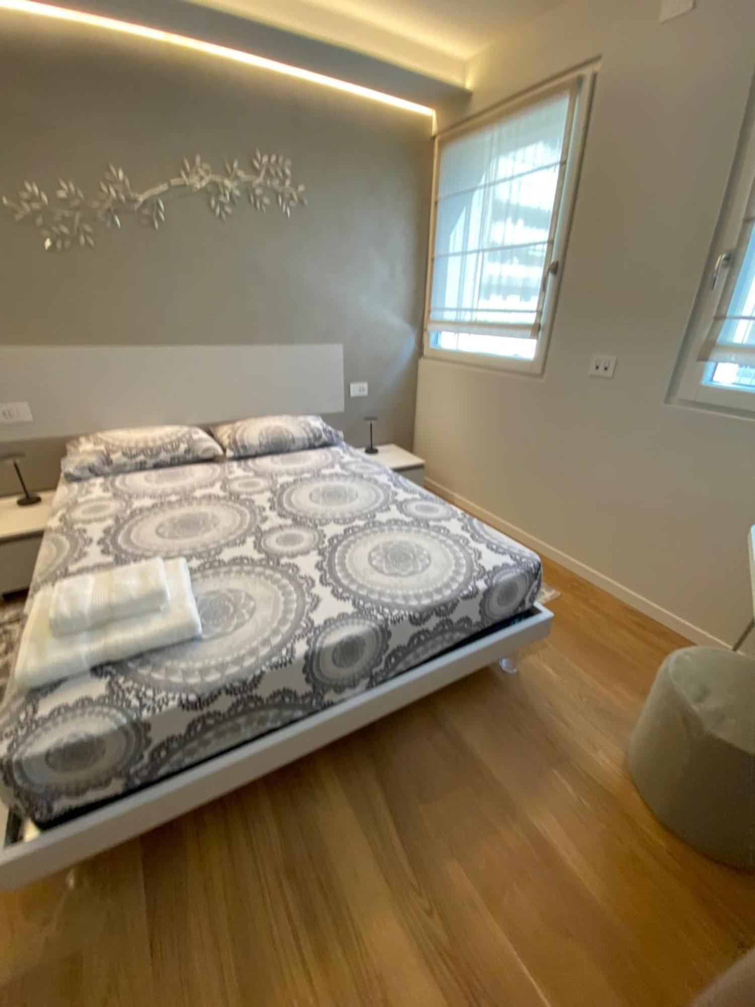 Hz+ Costantini Apartment Pordenone Bagian luar foto