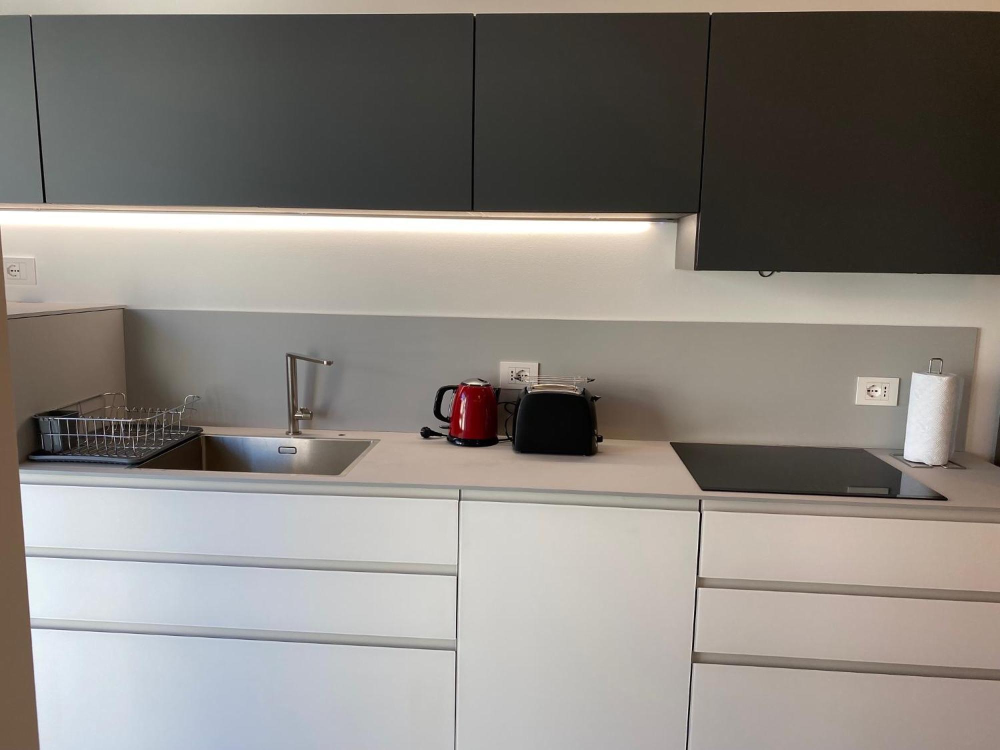 Hz+ Costantini Apartment Pordenone Bagian luar foto