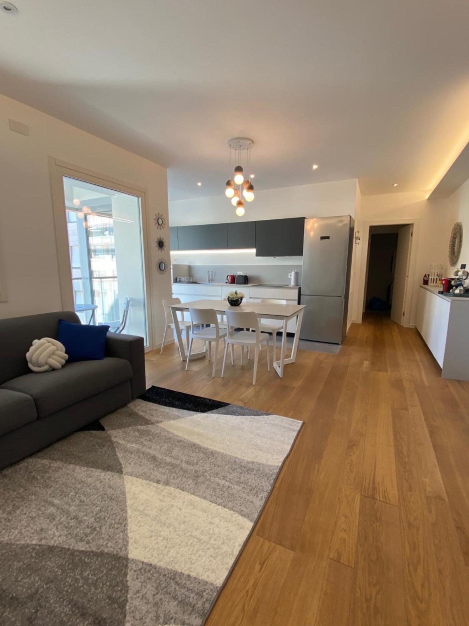 Hz+ Costantini Apartment Pordenone Bagian luar foto